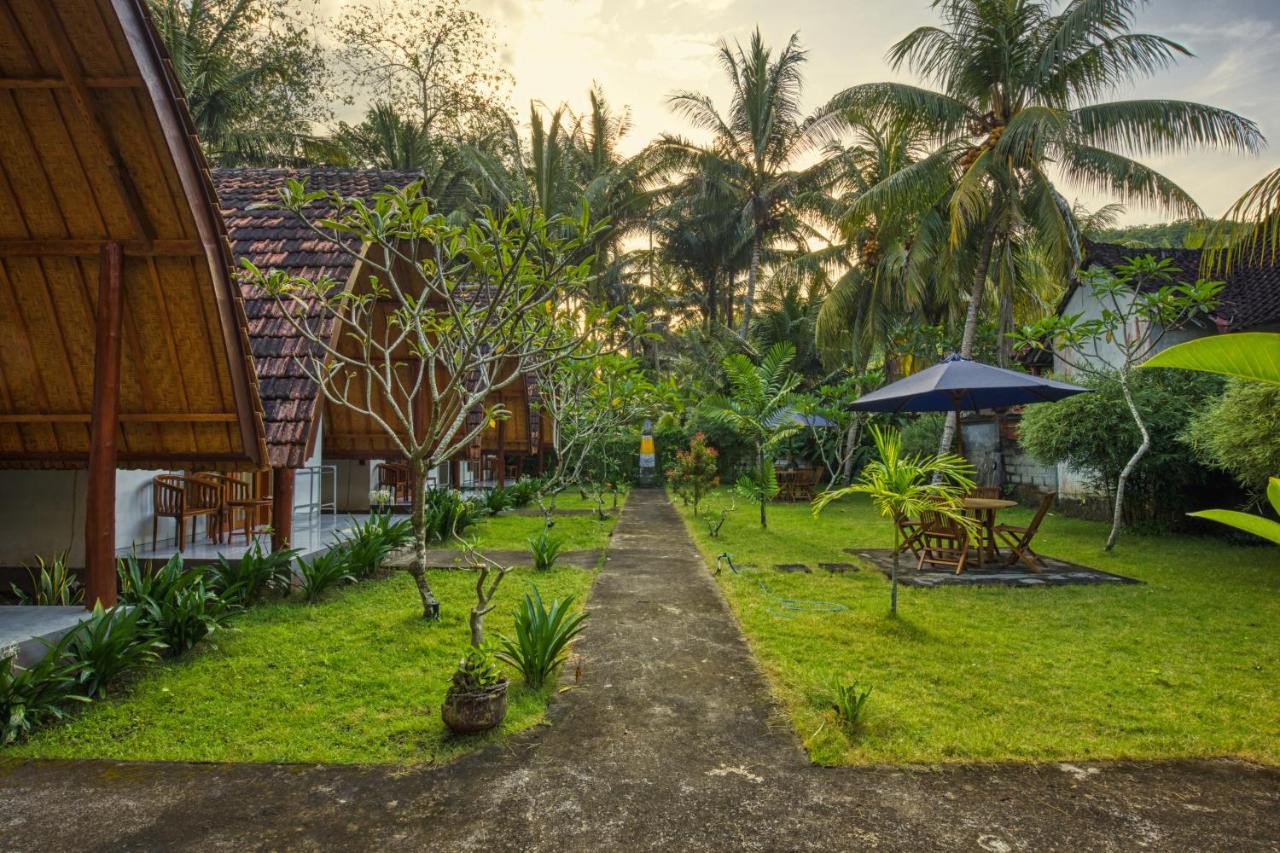 Maharga Bungalows Toyapakeh Bagian luar foto